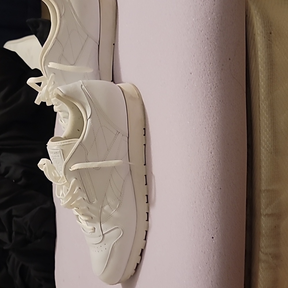 Men Reebok Tennis Shoes